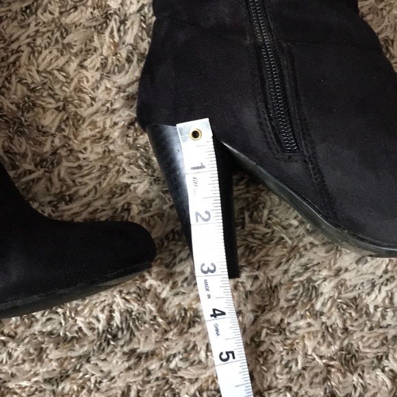 Boots - Picture 3 of 7